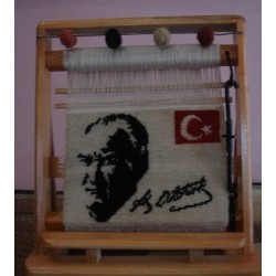 Atatürk Resimli Minyatür Halı 28x33 Ebat